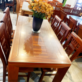 Bộ bàn ăn Gỗ Gõ đỏ 6 ghế chân Tam Giác mang đến cảm giác thoải mái, ấm cúng cho các thành viên trong gia đình